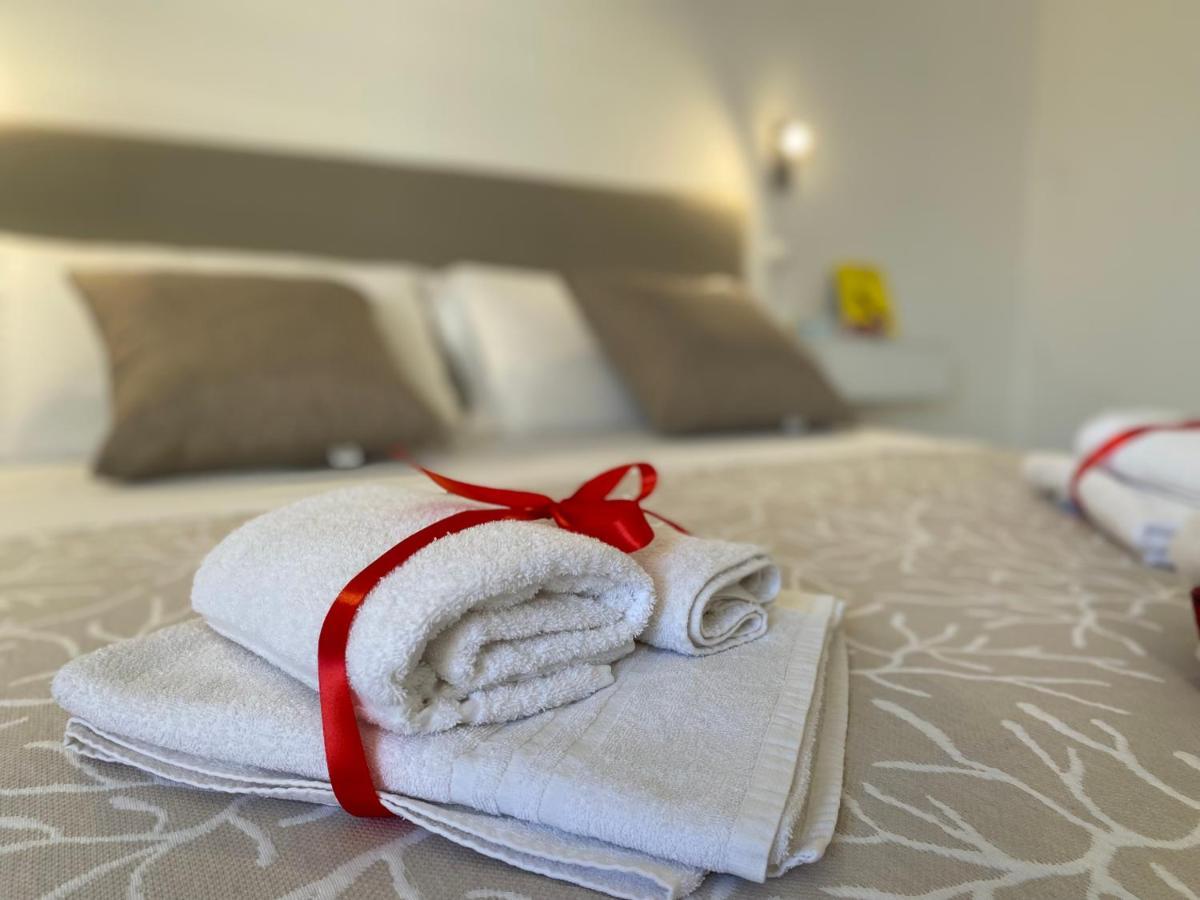 Rossocorallo Rooms อาลเกโร ภายนอก รูปภาพ