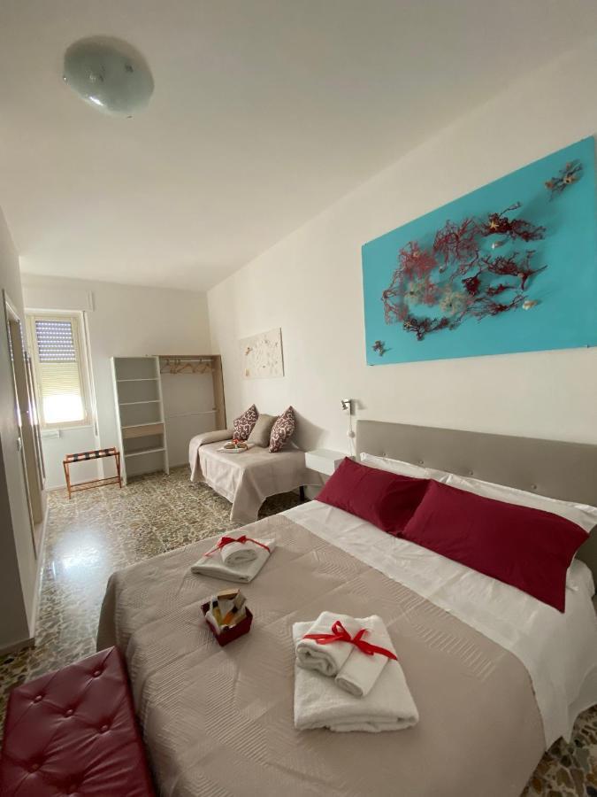 Rossocorallo Rooms อาลเกโร ภายนอก รูปภาพ
